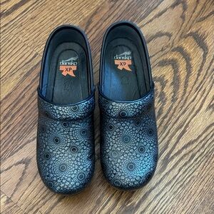 Dansko XP Black and Silver Mandala Patterned Clogs, size 37, barely worn